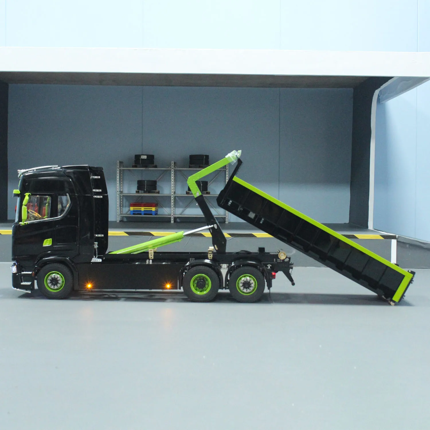 770S 1/14 RC Hydraulic Dump Truck 6x6 Metal Roll On Off Full Dumper 3-speed Car Rear Axle Lifting Steering Light Sound Set Toys 3