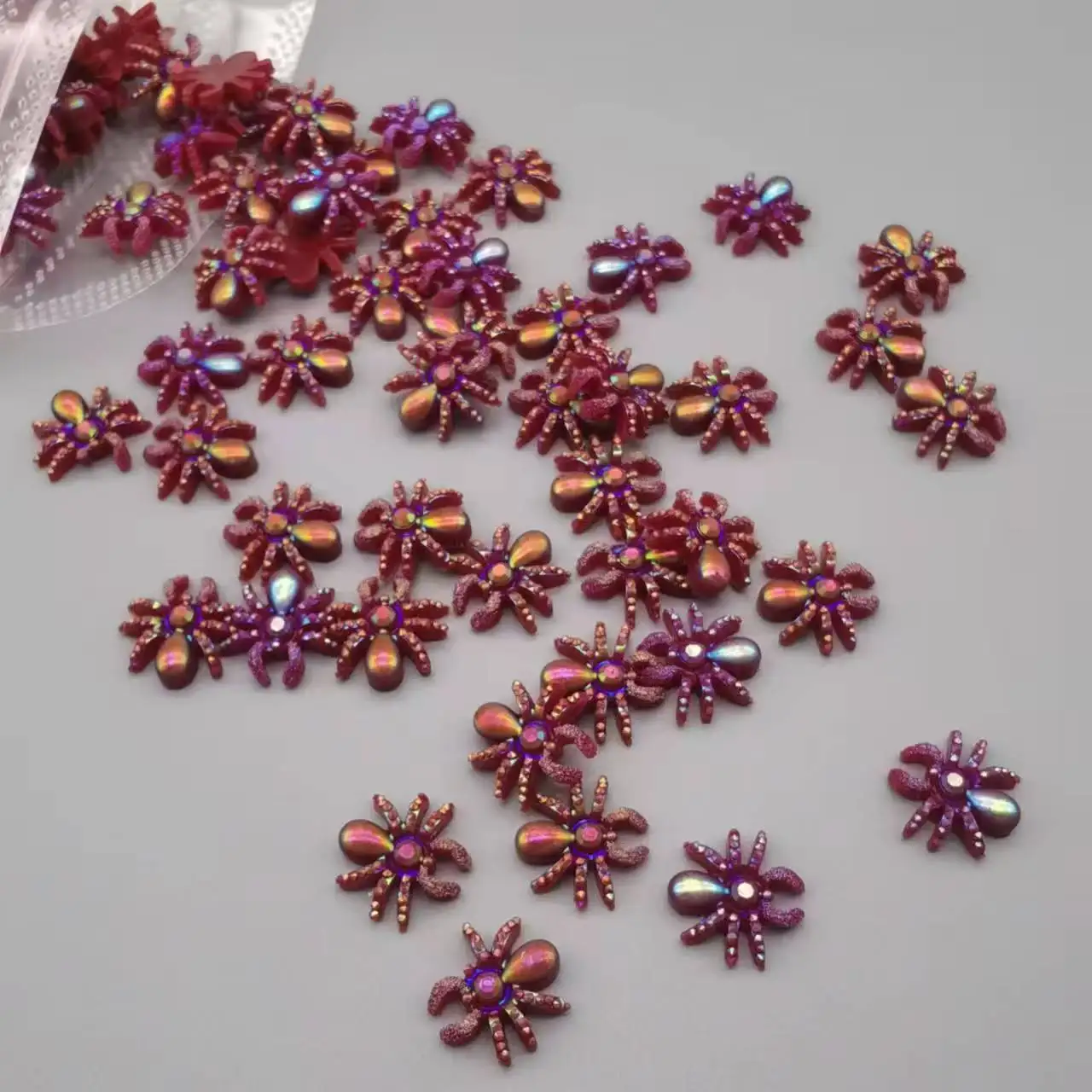 50 teile/beutel Spinne Fledermaus Schlange Halloween Nagel Dekoration Charms Nagel Zubehör für Maniküre DIY 3D Dekoration Blut Herz Teil – Detail 2