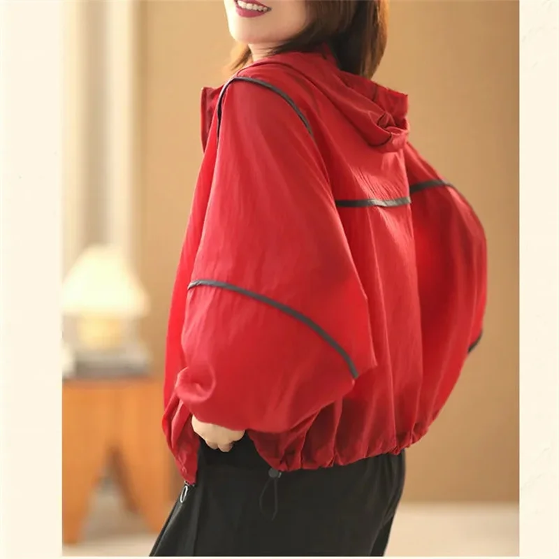 Lightweight Comfortable Contrast Color Hooded Loose Short Jacket Sunscreen Women's Thin Section 2022 Summer New Tops All-match W
