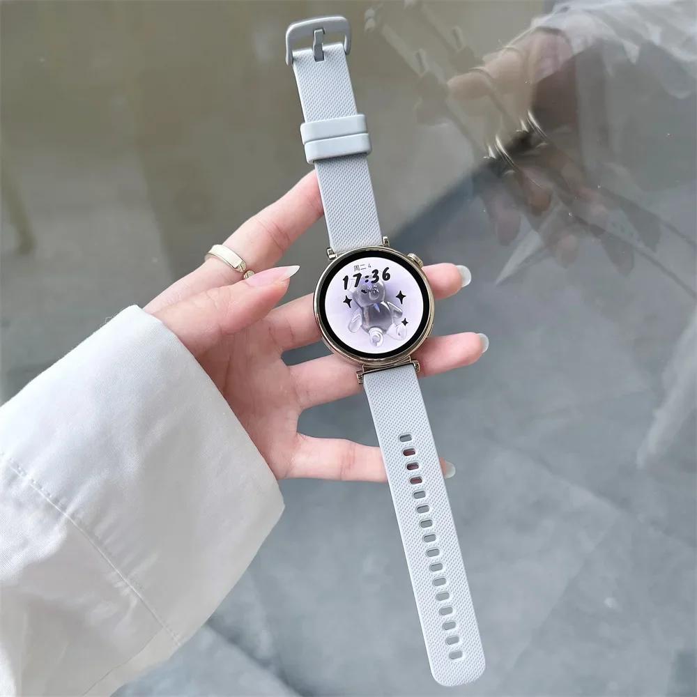 Premium Silicone Watch Band - Stylish Replacement Strap for Multi-Brand Smartwatches