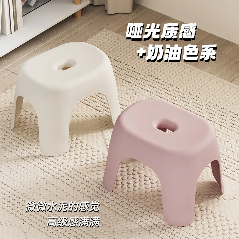 

Plastic thickened living room bench
