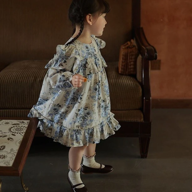 가을 시즌에 완벽한, 귀여움이 넘치는 여아 원피스