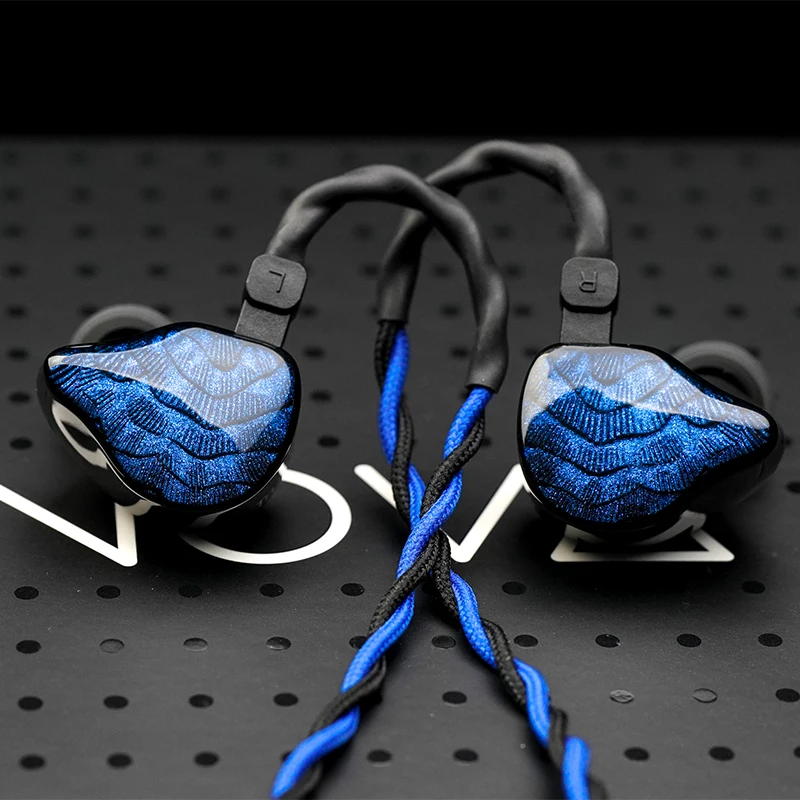 TRUTHEAR NOVA 1DD+4BA インイヤーヘッドホン - AliExpress