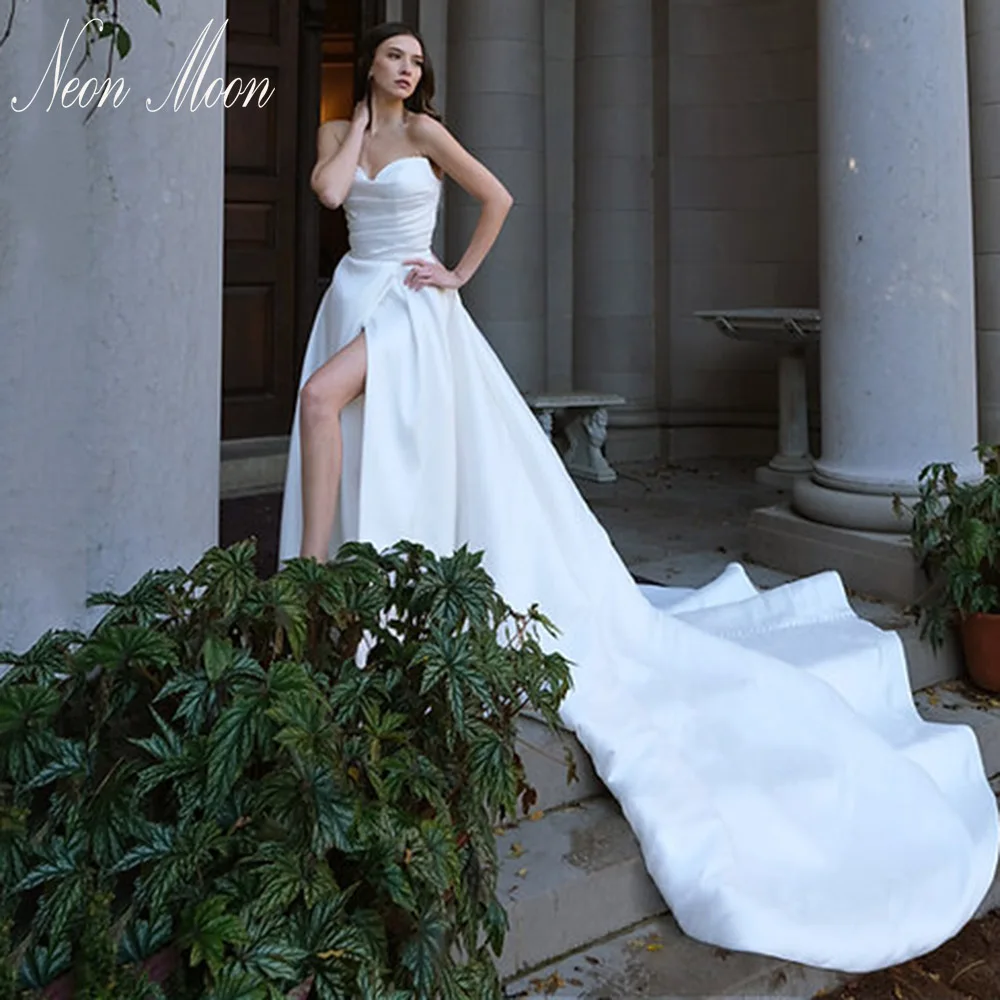 

Intriguing Sweetheart A Line Wedding Dress Pleats Side Slit Bridal Gowns Button Backless Simple Court Train Robe De Mariée