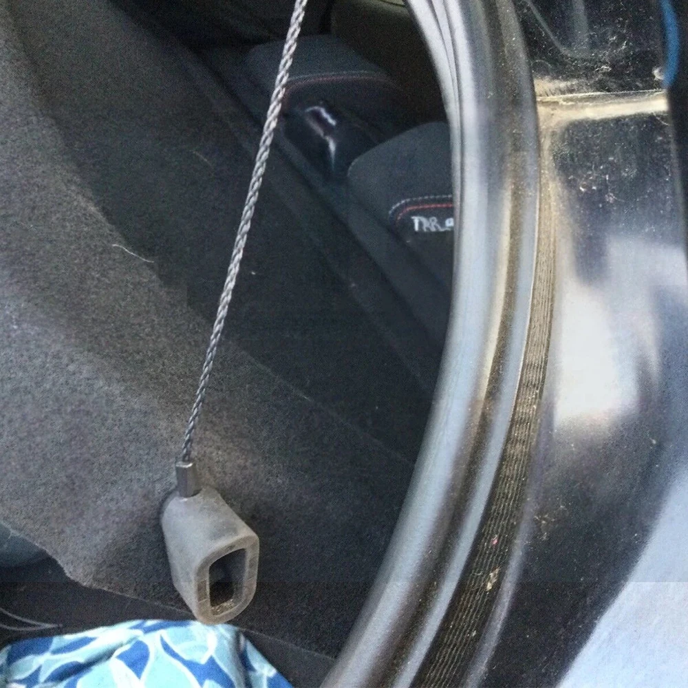 2 stücke Auto Hutablage Clip Schwarz Kunststoff Stamm Partition Klemme Langlebig Für Ford Fiesta Mk8 2017-Abwärts auto Zubehör – Detail 2