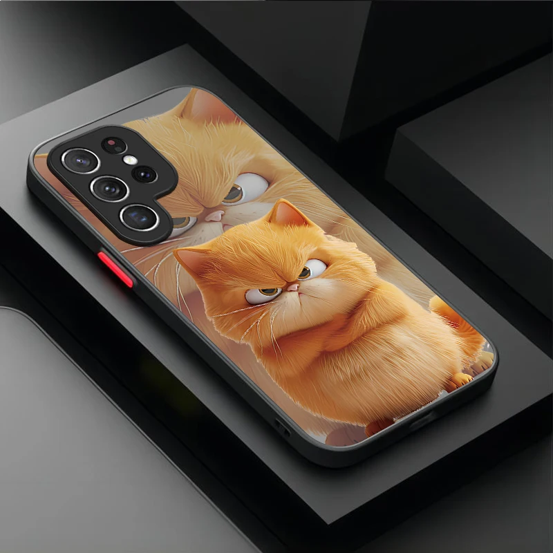 Charming Black and White Cat Matte Phone Case - Stylish Protective Cover