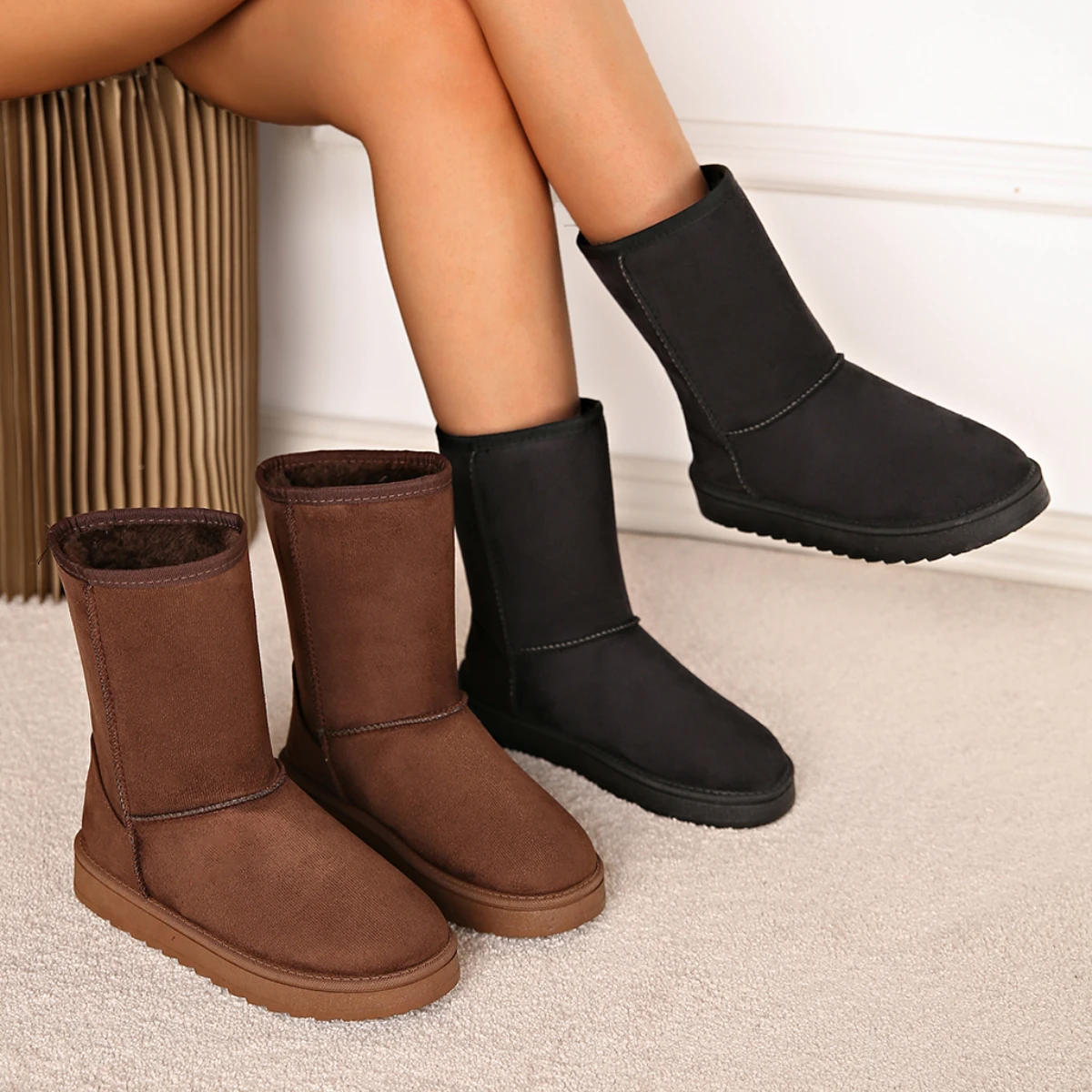 Pair of Boots Women Leather Boots Winter Plush Women Snow Boots Casual Fashion Women's Leather Shoes