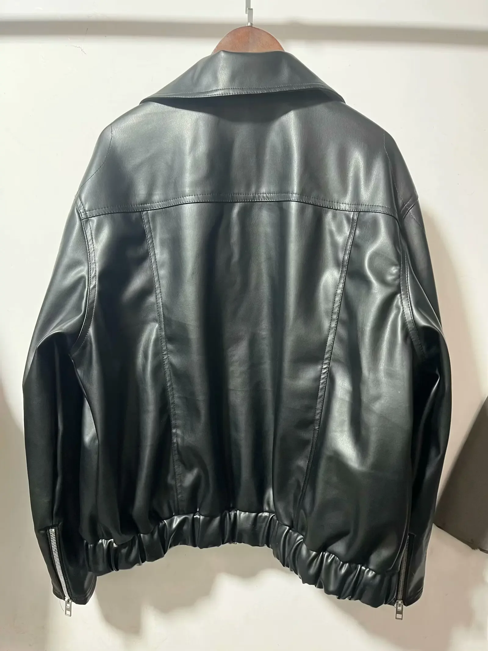 2024 New women's sweet cool bow retro black leather jacket to show off your sexy figure