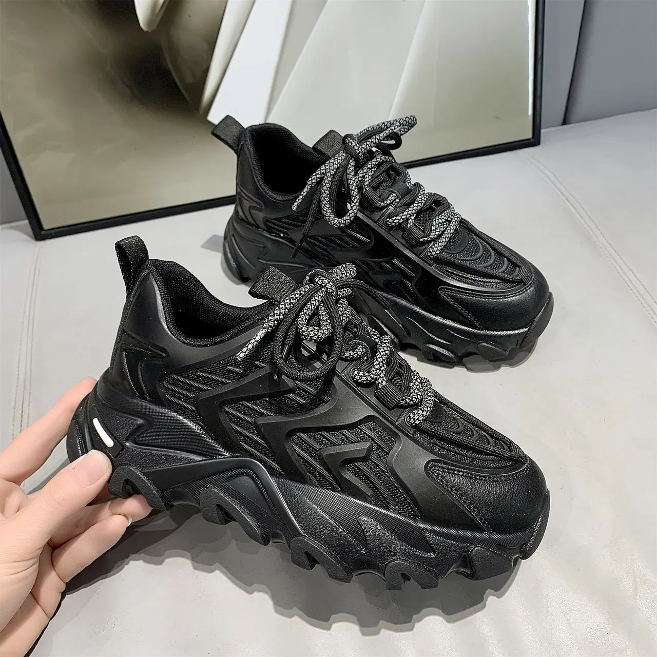 

Fujeak Comfortable Non-slip Women's Running Shoes Outdoor Casual Plus Size Sneakers Classic Trend Unisex Shoes Couple Footwear