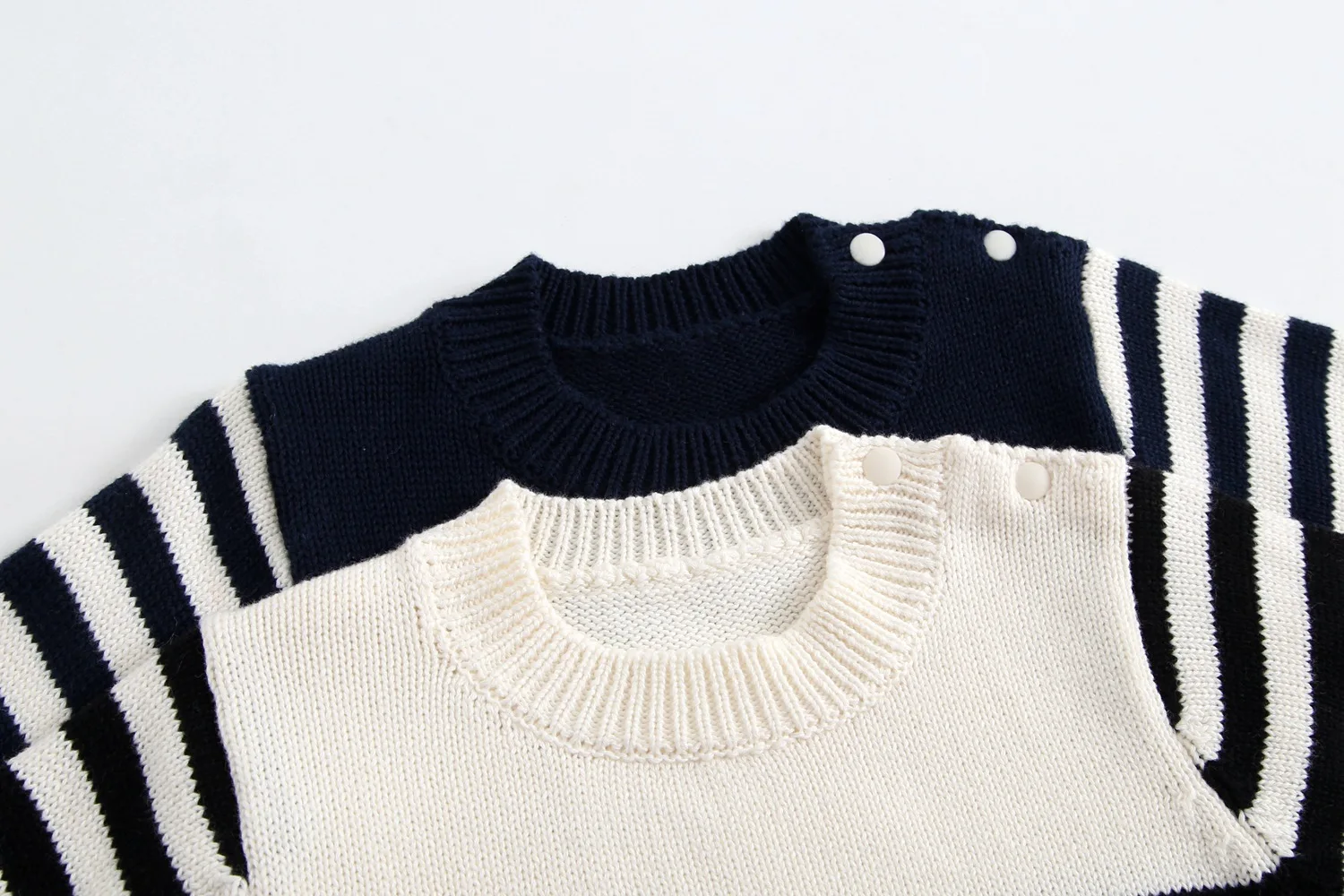 신상 봄 유니섹스 0-3세 용 면 크루넥 숄더 스냅 버튼 스웨터 컬러 블록  남아 여아 스트라이프 니트 상의