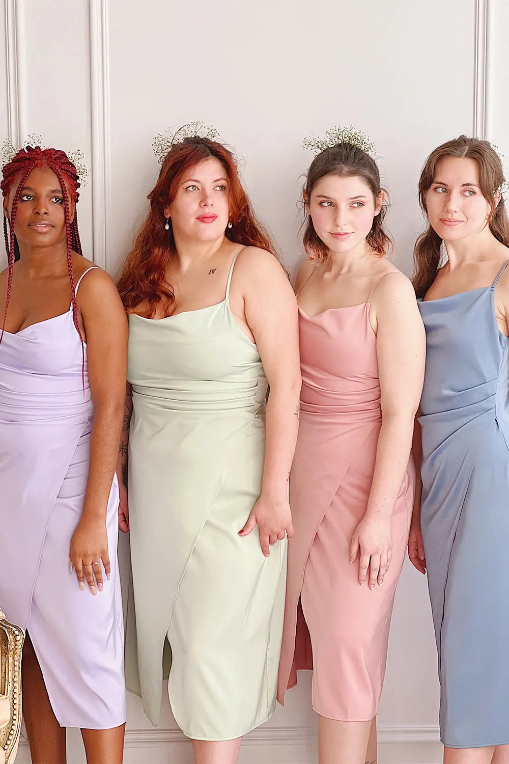 

Elegant Spaghetti Strap Satin Midi Bridesmaid Dress Knee-Length Open Back Pleated Prom Gowns For Women Split Evening Party Dress
