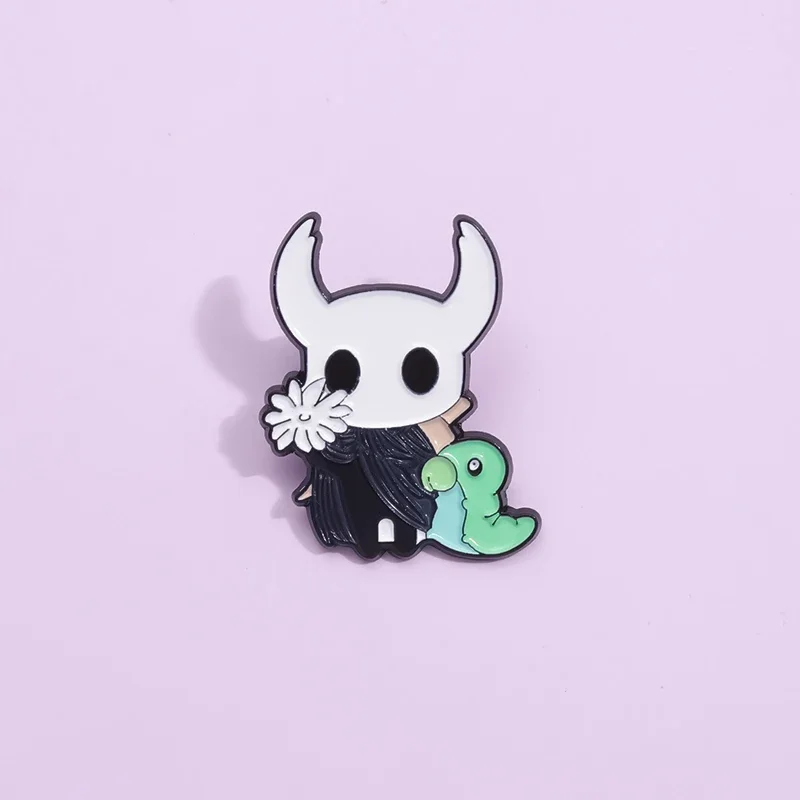 Hollow Knight Enamel Brooch - Character Detail 4