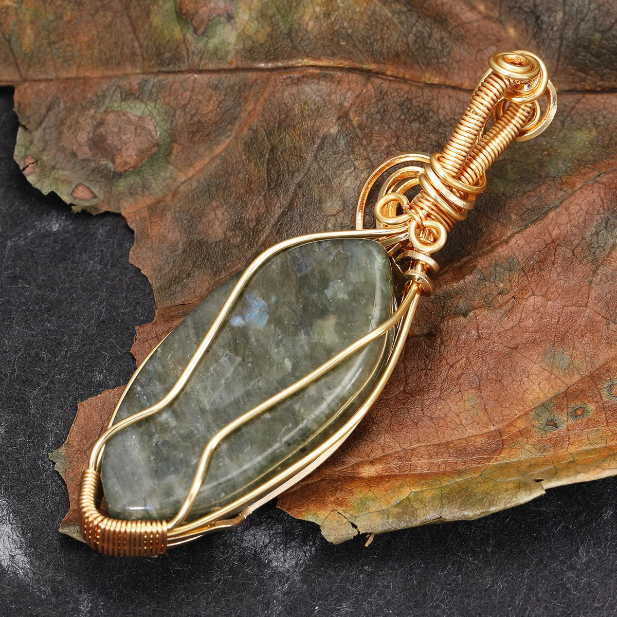 Handmade Natural Labradorite Gemstone Pendant Copper Wire Wrapped Jewelry Necklace for Women Gift