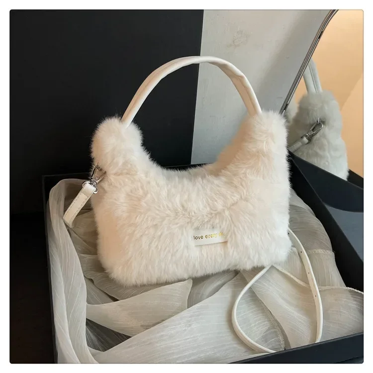 thumbnail image 1 of Nuevo bolso de mano de otoño e invierno para mujer, nuevo bolso de hombro debajo del brazo, moderno y versátil bolso de mensajero Mao Mao para mujer, 1 of 5