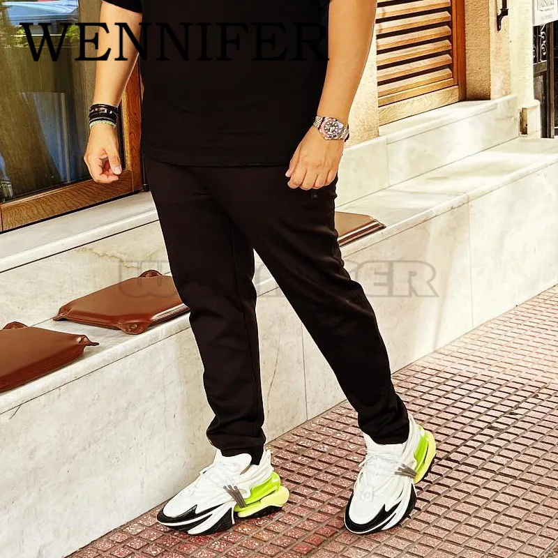 Рисунок 3 - Двухцветные кроссовки на шнуровке