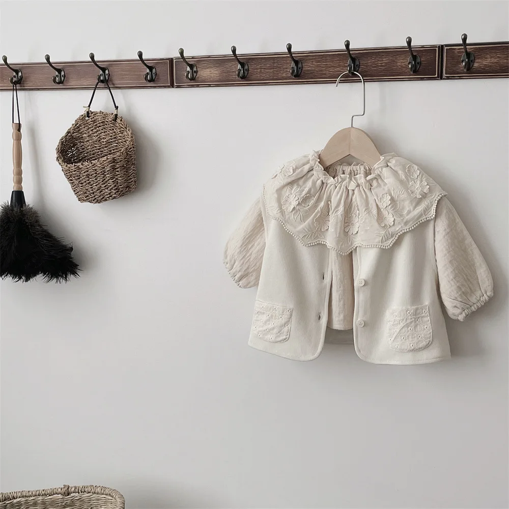 Description Picture 6 of item2025 Spring New Baby Sleeveless Vest Solid Infant Cotton Cardigan Toddler Lace Vest Coat Simple Single Breasted Baby Clothes