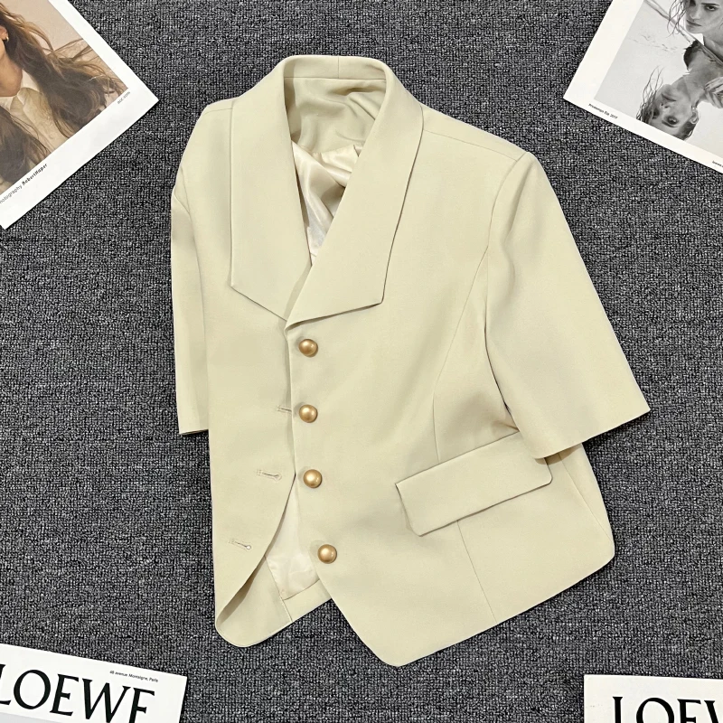 

In the summer of 2023 with thin new rice white suit jacket with short sleeves temperament fashion small suit