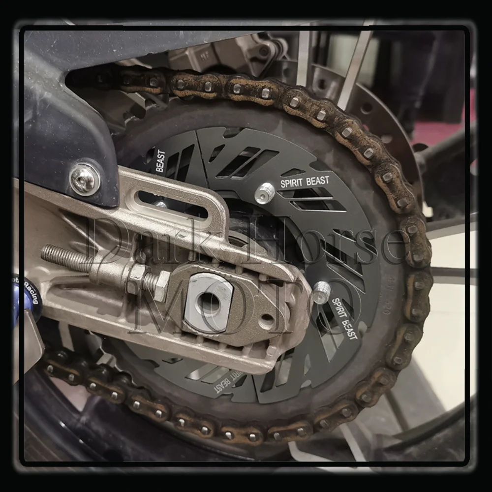 

Motorcycle rear Chain Plate Decorative Plate Large Chain Plate Cover Gear Cover Plate FOR ZONTES ZT 125-U U-125 155-U U-155