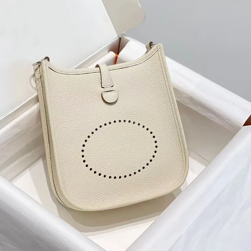 حقيبة كتف كاجوال بتصميم مربع وبألوان موحدة، على شك...