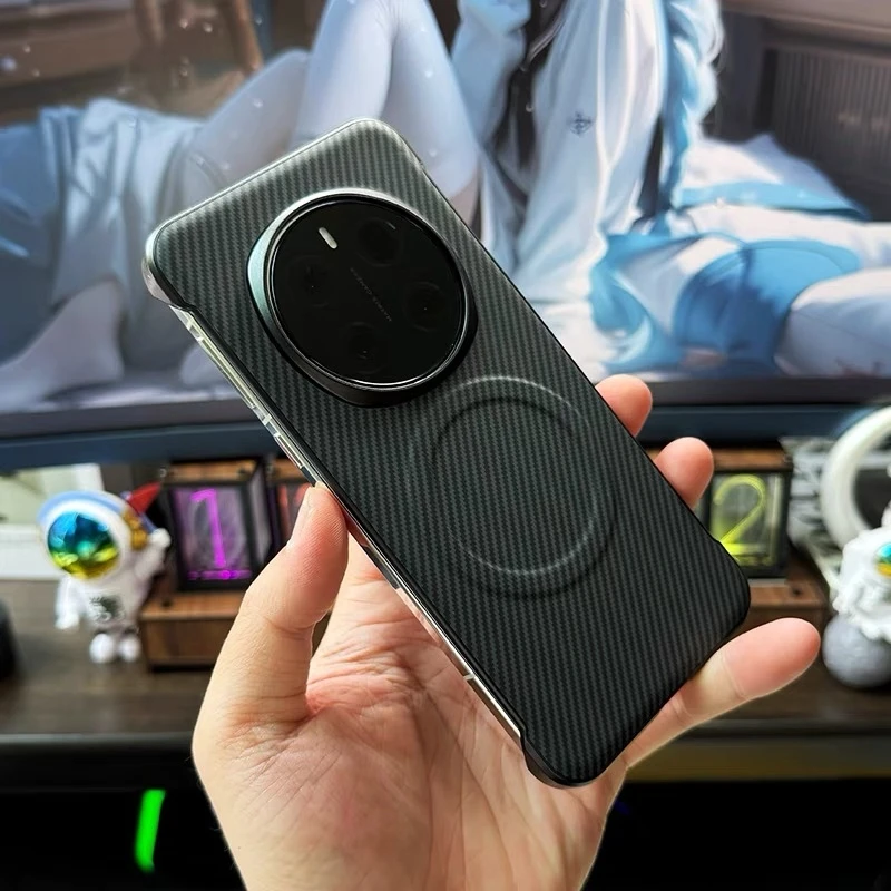 Ultra-Thin Borderless Magnetic Striped Case - Stylish Protective Shell