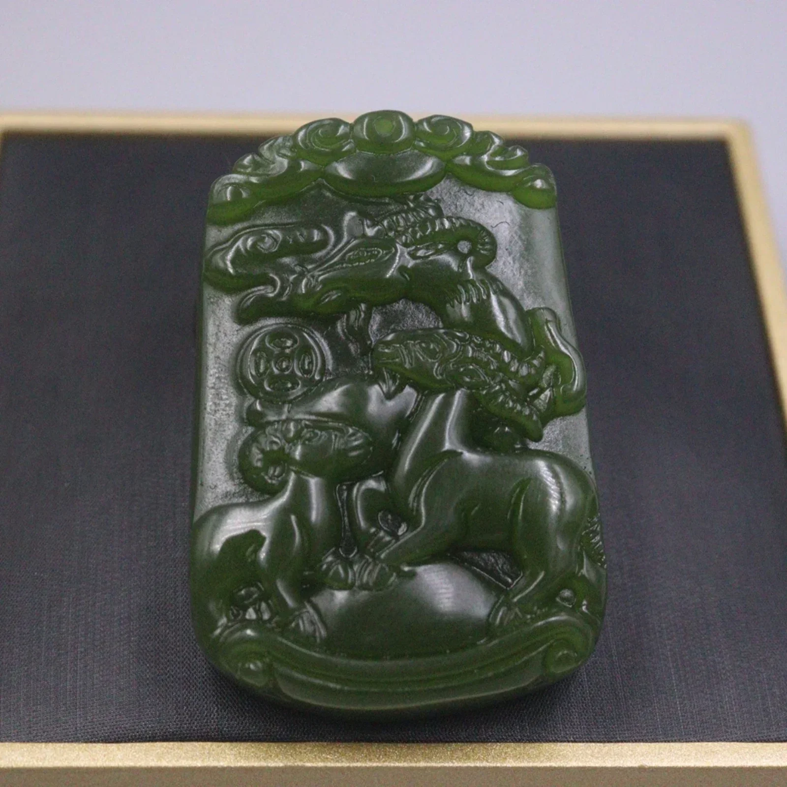 

Натуральная кожа, лучший подарок для мужчин и женщин, счастливая резная продолговатая подвеска с тремя овечками