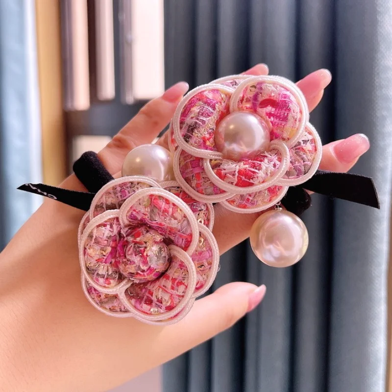 Korea Fashionable Hair Ties with Rhinestone Camellia and Pearl for Girls Elastic Rope Bow Charm Haar Accessories Cheveux youlapan x13 1 pair rhinestone pearl shoe clips crystal charm flower decorative shoe clips fashion wedding shoes accessories