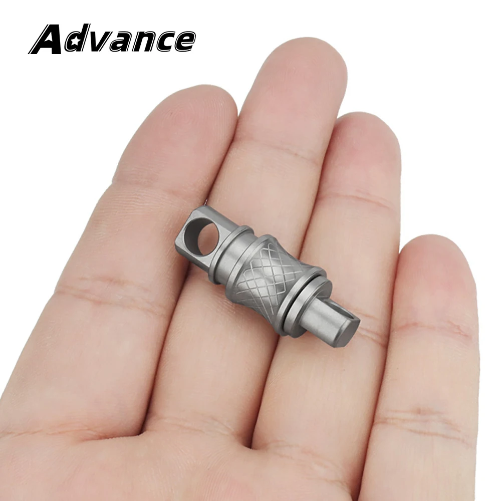 سلسلة مفاتيح من سبائك التيتانيوم قابلة للدوران وقا...