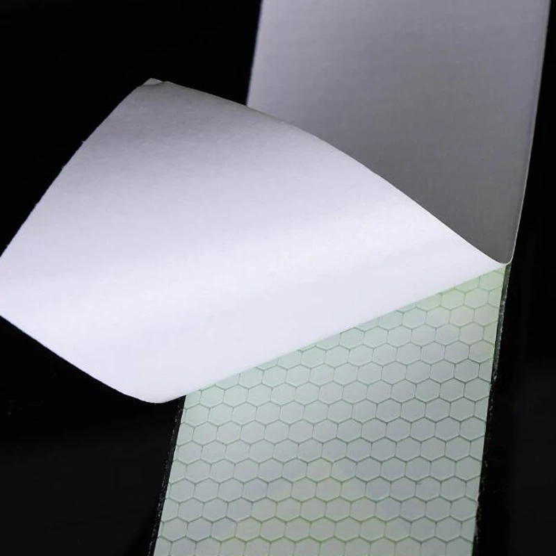 Рисунок 2 - Светоотражающая предупреждающая лента