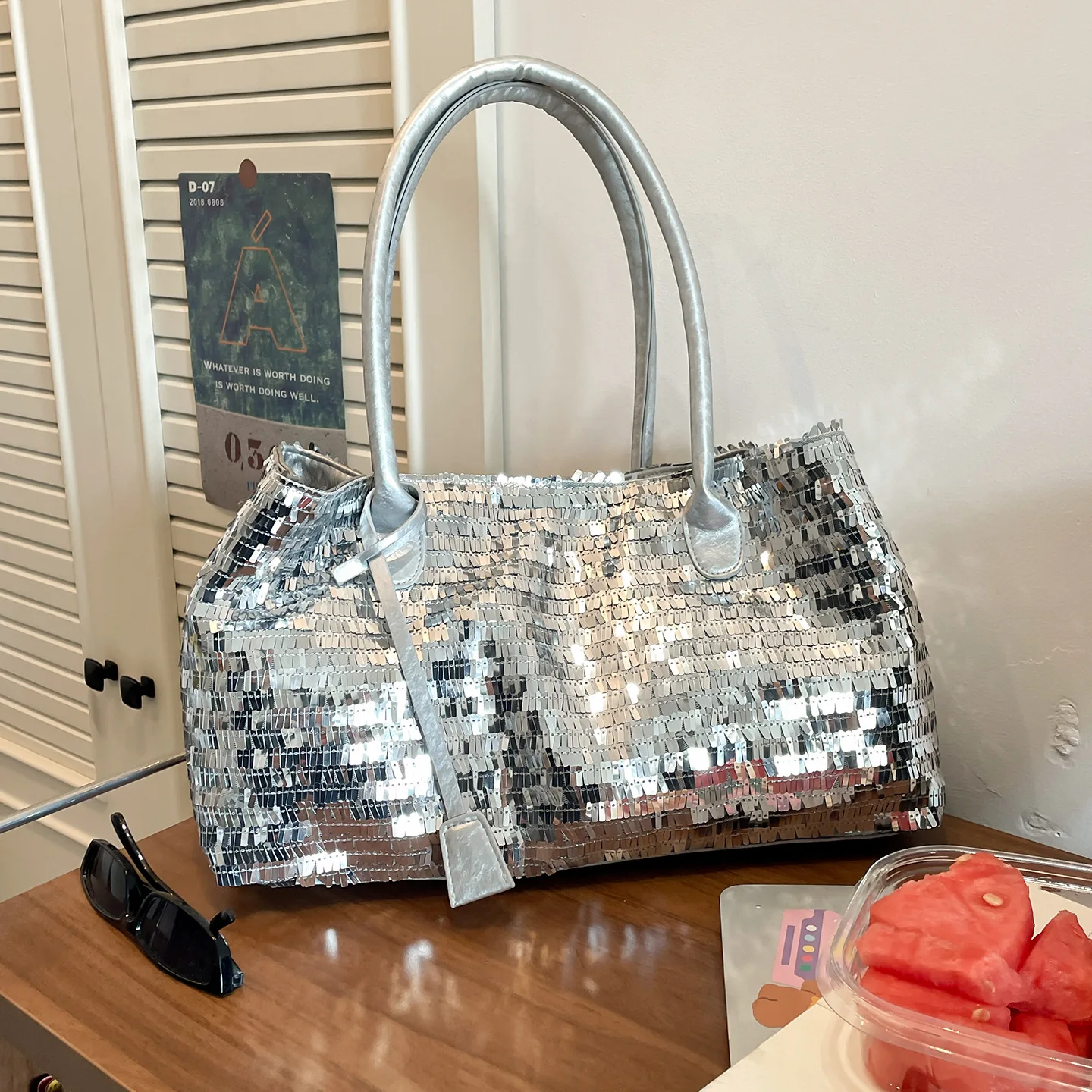 Women Glitter Handbag Designer Silver Metal Sequin Chain Woven Bag Evening Bags Clutch Travel Holiday Shoulder Bag Handbag