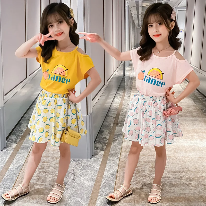 

Детская летняя одежда для девочек, комплект из футболки с открытым плечом и короткой юбки, желтая одежда с принтом для маленьких девочек, наряды, детские костюмы