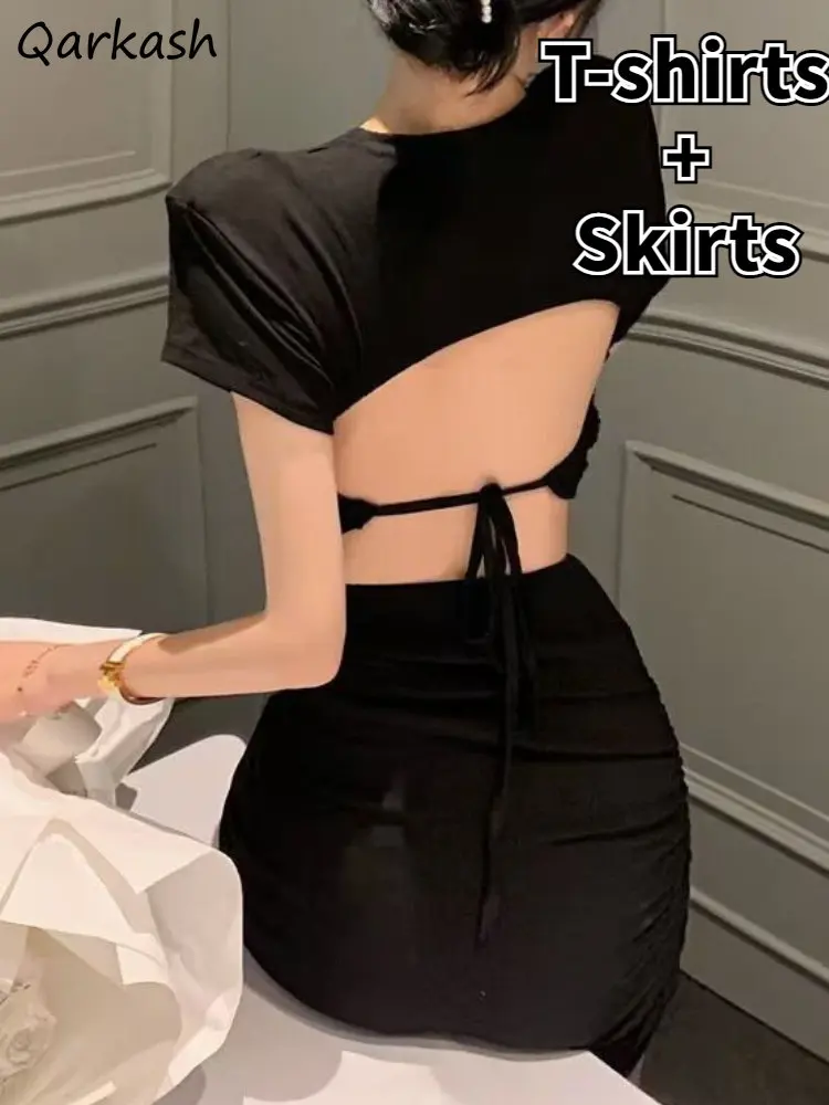

2 Pcs Sets Women Crop Tops Sexy T-shirts Sheath Mini Skirts Backless Vintage Lady Summer Basic Gentle Minority Simple Streetwear