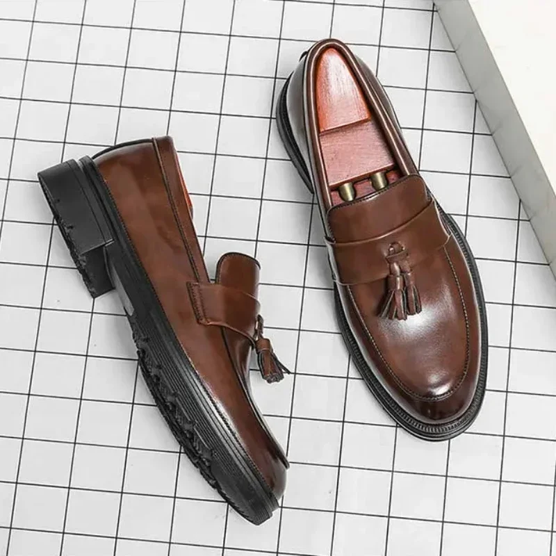 Loafers Men PU Tassel Decoration Low Heel Solid Color Business Dress Shoes Comfortable Fashion Classic Men Single Shoes