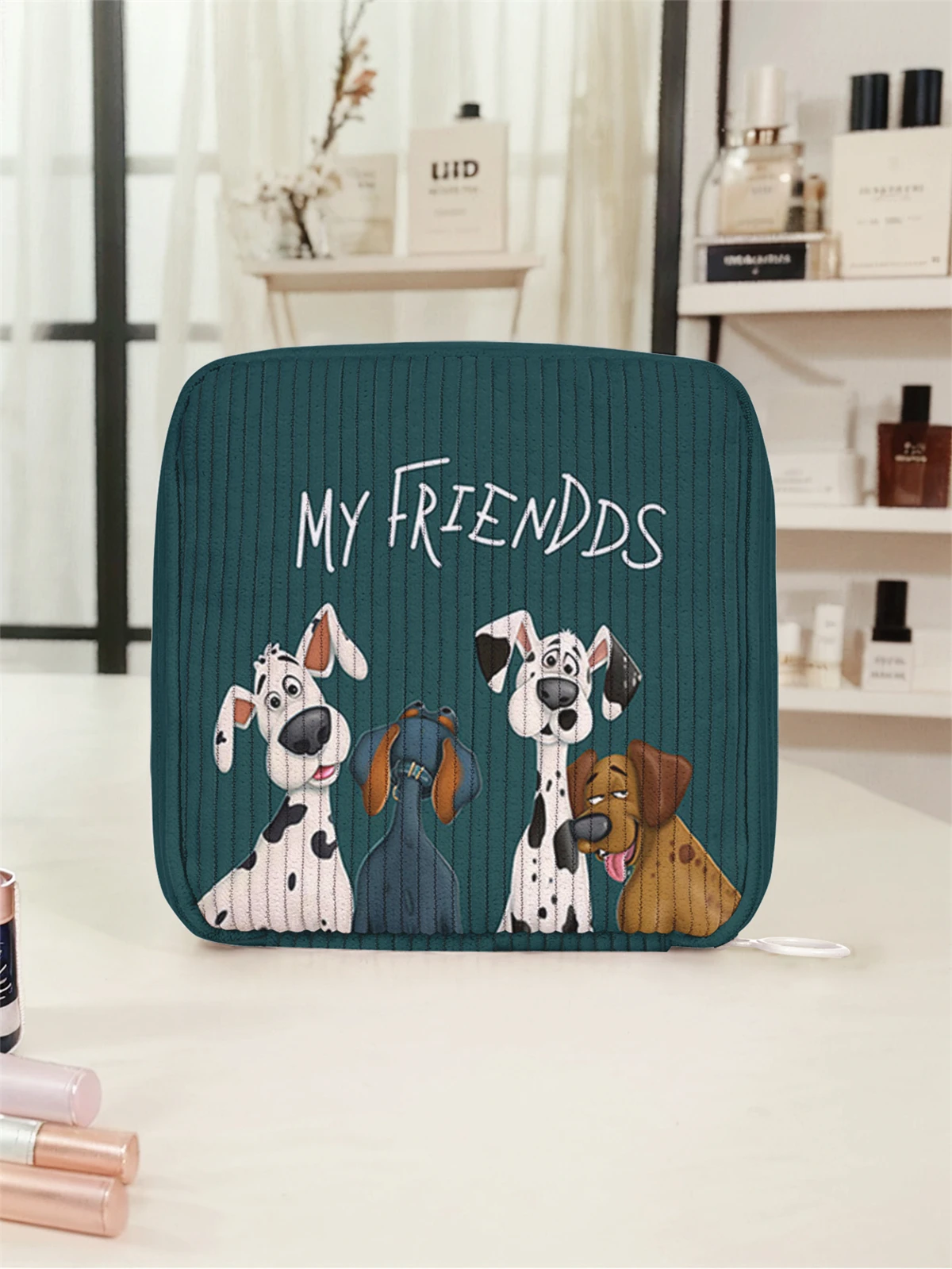 Cartoon dog pattern printed sanitary napkin storage bag, women's lightweight tissue bag, sanitary tissue bag
