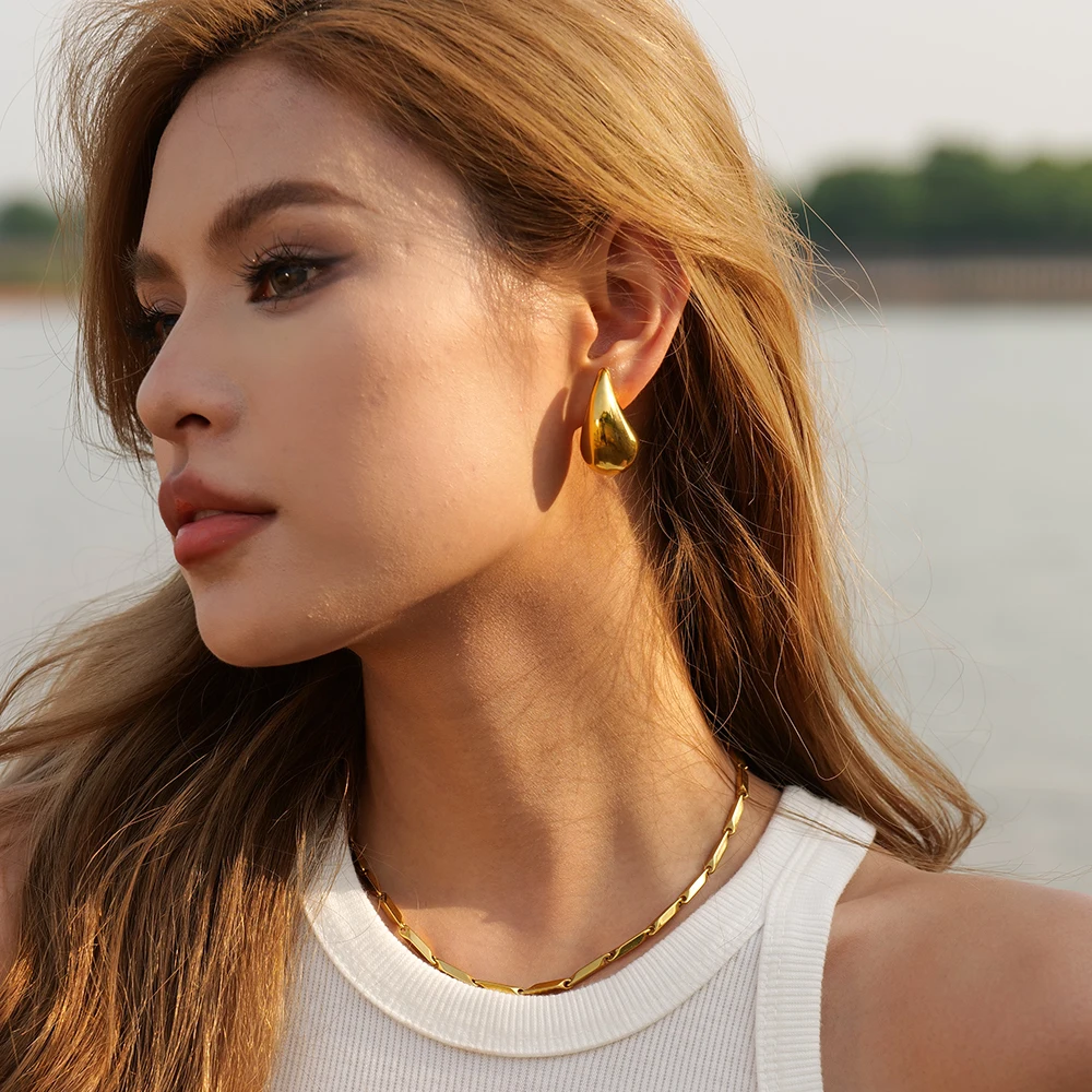 Stylish Gold Metal U-Shaped Hoop Earrings