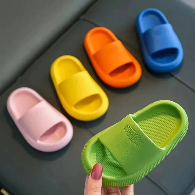 Summer Children's Casual Slippers Solid Color Breathable Non-Slip Home Bathroom Beach Kids Soft Slippers Boys Girls Indoor Shoes 2