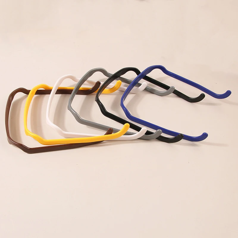 Рисунок 3 - Женская квадратная повязка на голову