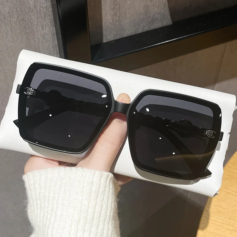 

2024 Luxury Glamour Women Sunglasses For Men Stylish Designer Brand Female Sun Glasses Square Trend Eyewear UV400