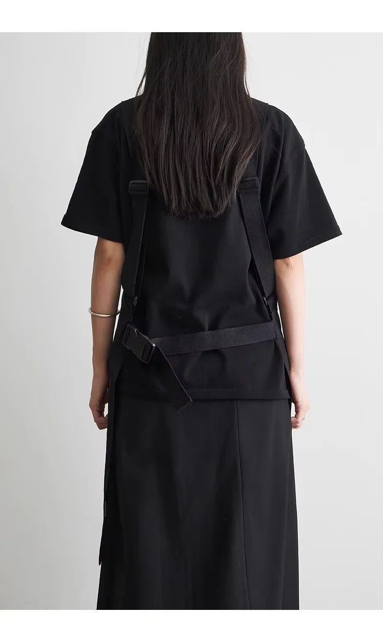 Description Picture 6 of itemSalon Aprons Are Suitable for Man and Woman Stylists Makeup Artists Beauty Professionals Black Apron