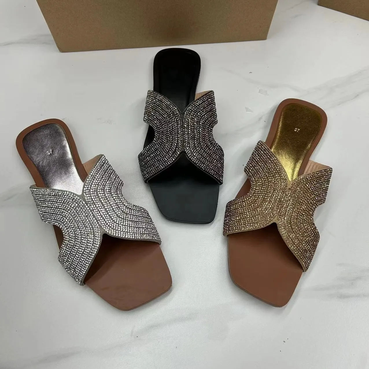 

Shoes for Women 2023 New Square Headed Open Toe Water Diamond Slippers for casual and versatile flat bottomed beach sandals