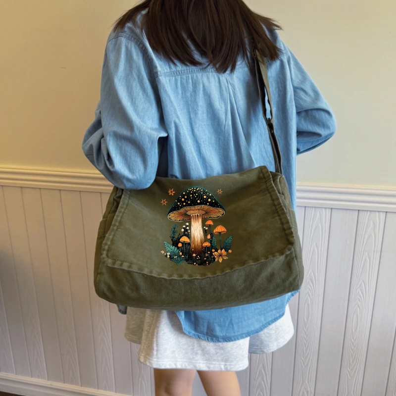 Vintage Women's Shoulder Bag Mushroom Print Canvas Large Capacity for Daily Use Crossbody Messenger Bag