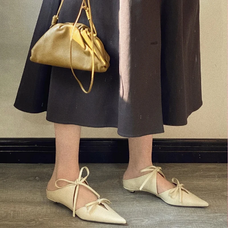 Niche half slippers for women, summer pointed sandals, French style baotou kitten and Muller shoes, high-end and elegant sandals