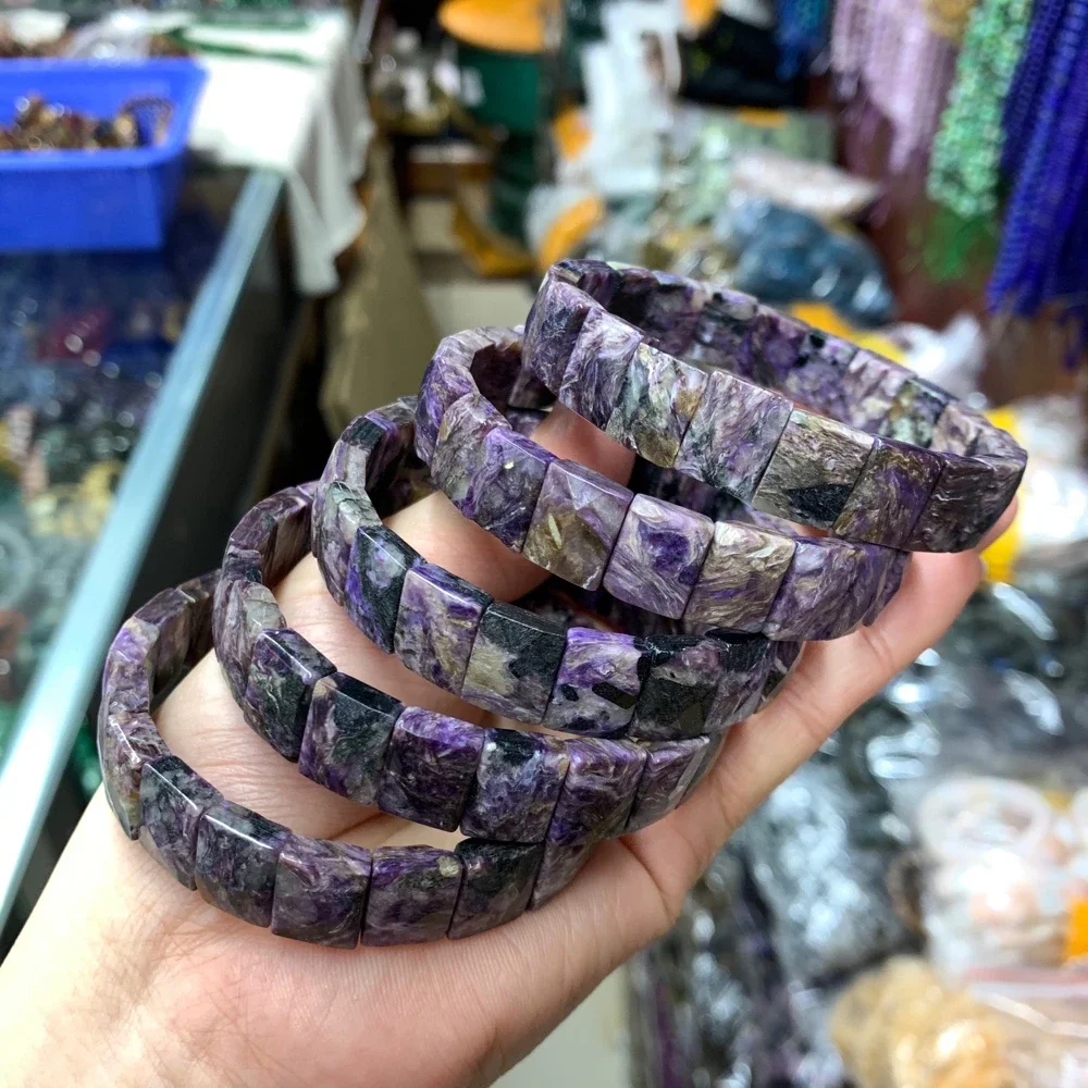 

Женский браслет из драгоценных камней