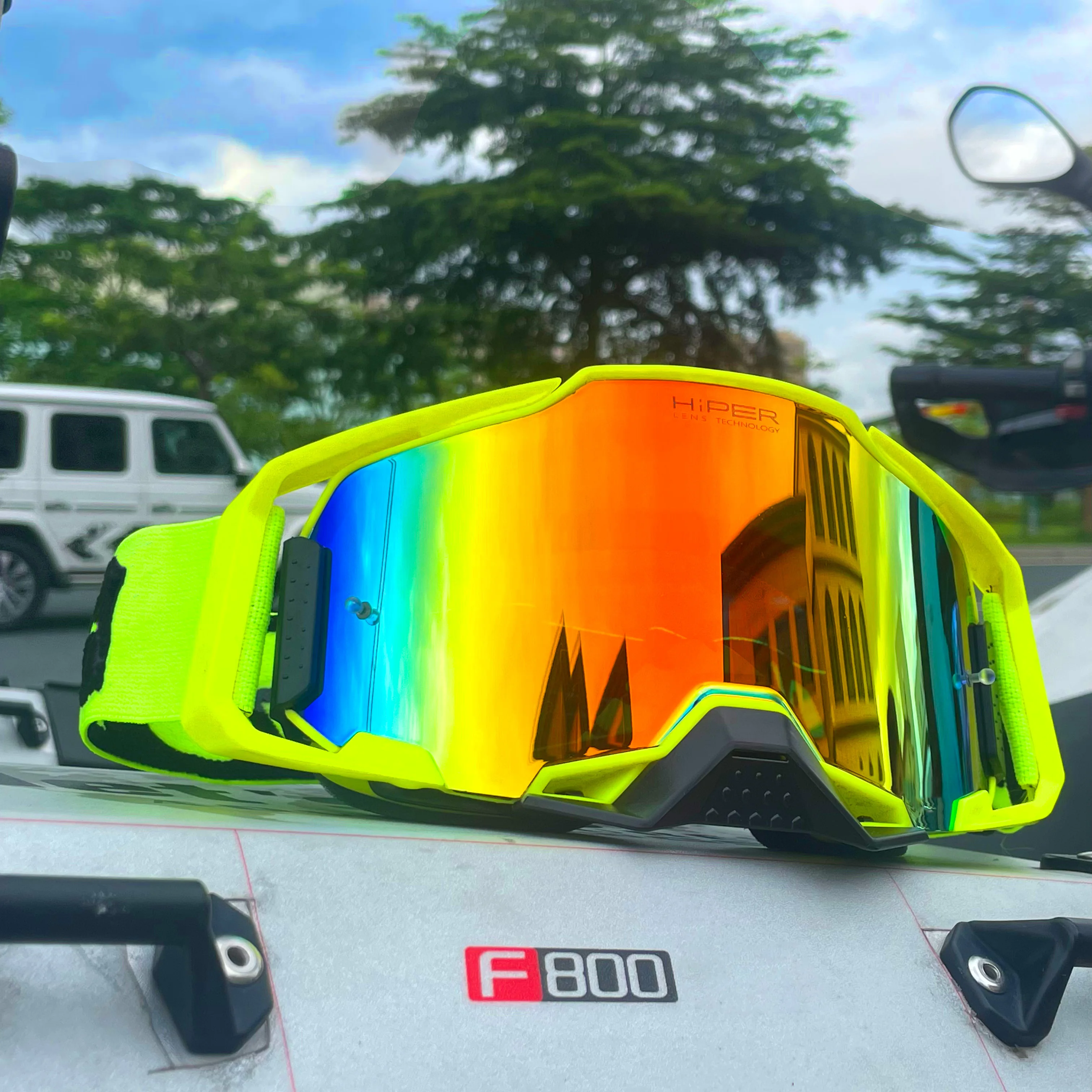 Premium Anti-Fog Motorcycle Goggles with Quick-Replace Lens