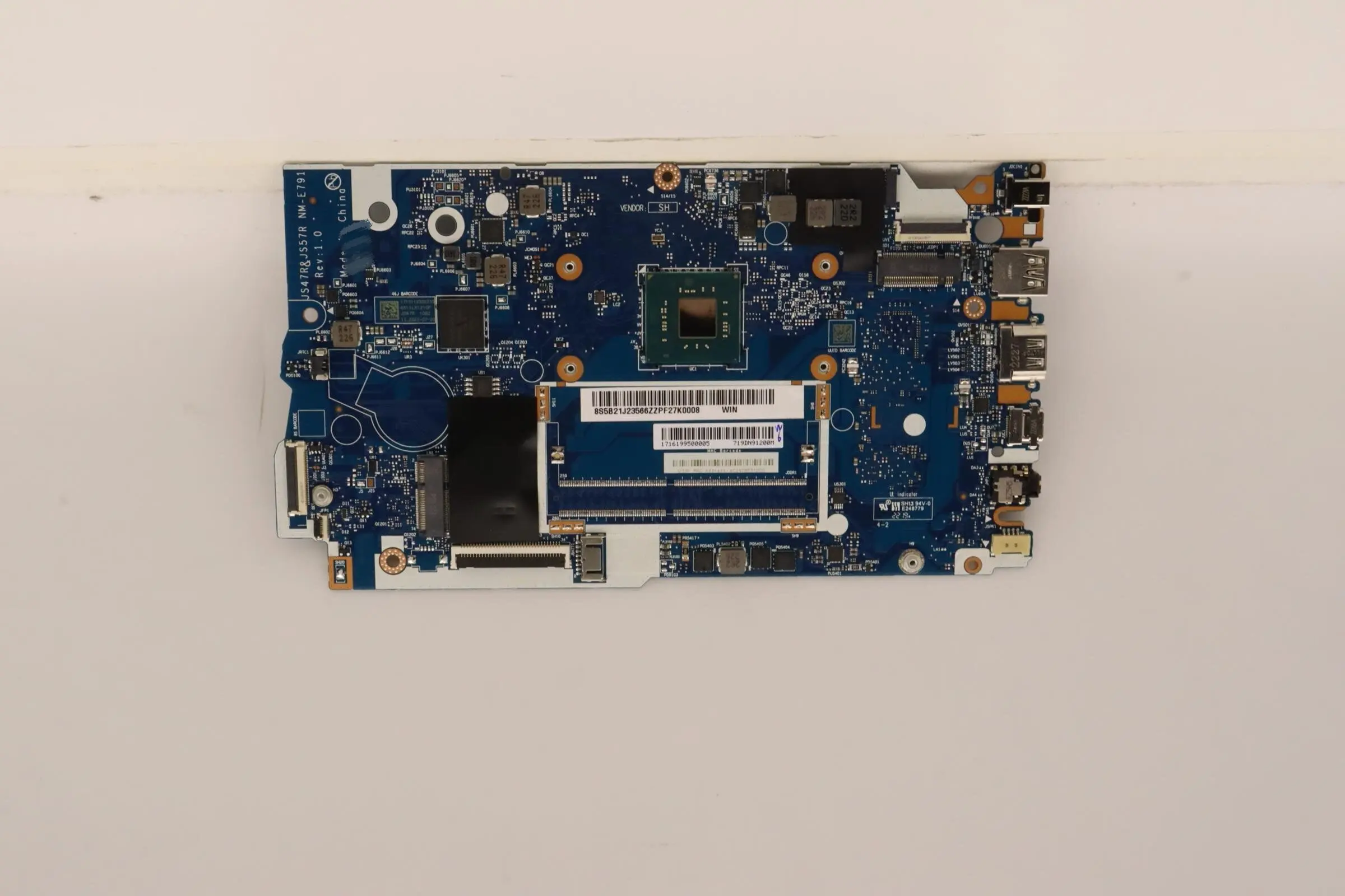 

SN NM-E791 FRU 5B21J2356 CPU N4020 UMA DRAM 4G 64G модель совместимая замена IdeaPad 1 14IGL7 материнская плата для ноутбука
