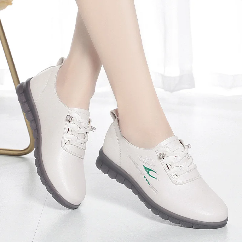 Spring Autumn Anti-slip Soft Bottom Comfort Fashion Women Oxford Single  Shoes Casual Flats Lightweight Soft Leather Sneakers