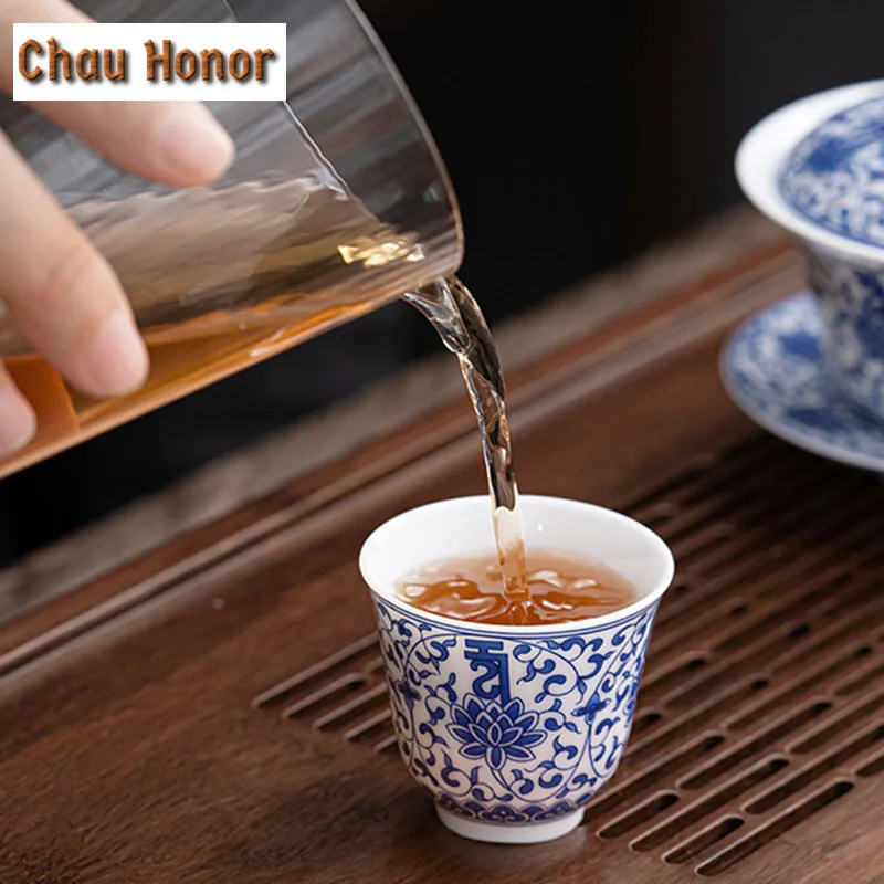 2pc/Set 50ML Blue And White Ceramic Teacup Handmade Flower Art Small Smelling Cups Kung Fu Tea Maker Master Cups Tea Ceremony