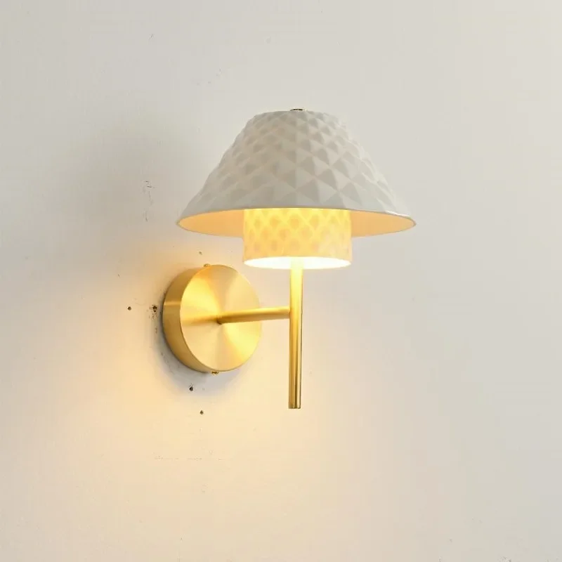 

Керамическая настенная лампа в средневековом стиле, Роскошная лампа для спальни, прикроватного столика, гостиной, коридора, французского интерьера