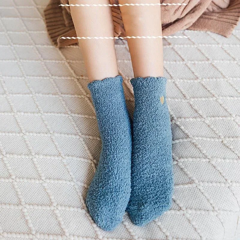 Dicke bedruckte Liebessocken für Damen – warme Wintersocken, niedliche, lässige Plüsch-Schlafsocken für Zuhause, flauschige Korallen-Fußwärmer – Detail 5