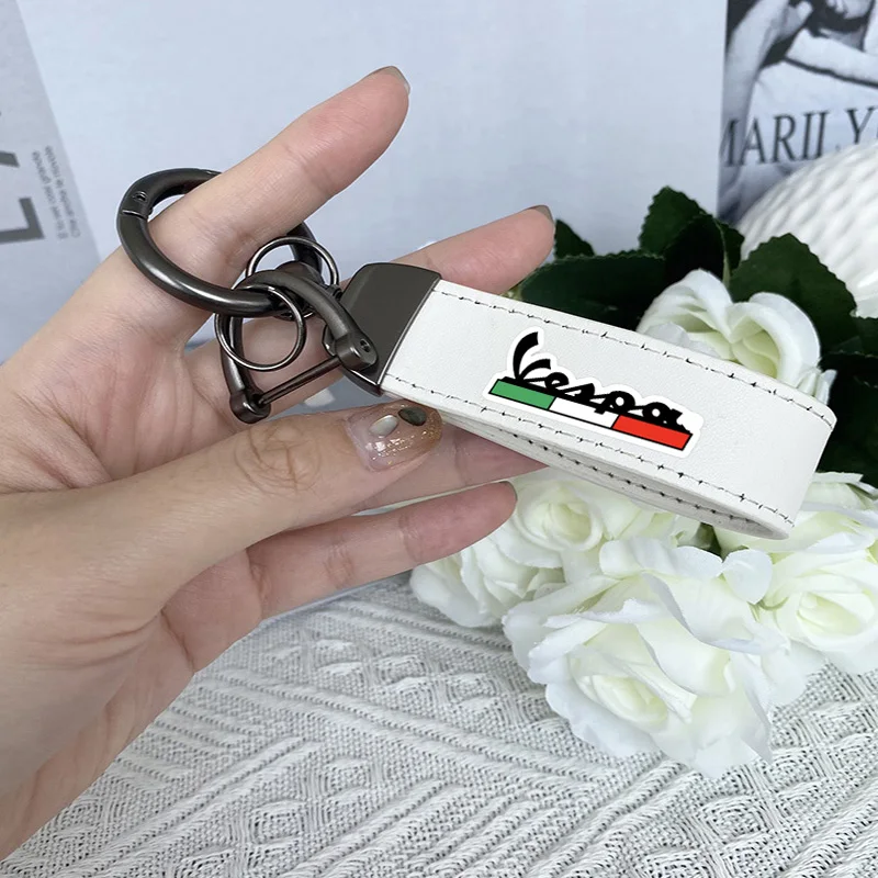 Top quality leather motorcycle KeyRing Keychain accesorios For Piaggio VESPA GTS GTV LX Primavera Sprint 125 150 250 300 300ie