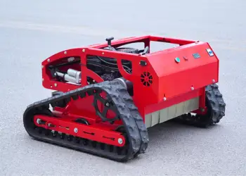 Tagliaerba Cingolato Telecomandato Tipo Camion, Macchina Multifunzione per Diserbo Frutteti e Pulizia Terreni Agricoli